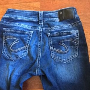 Silver suki capris size 27